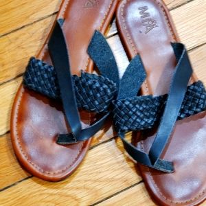 Mia black leather thong sandals